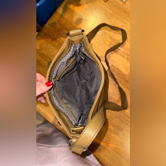 Ricardo - Beverly Hills Crossbody Bag - Picture 2 of 5